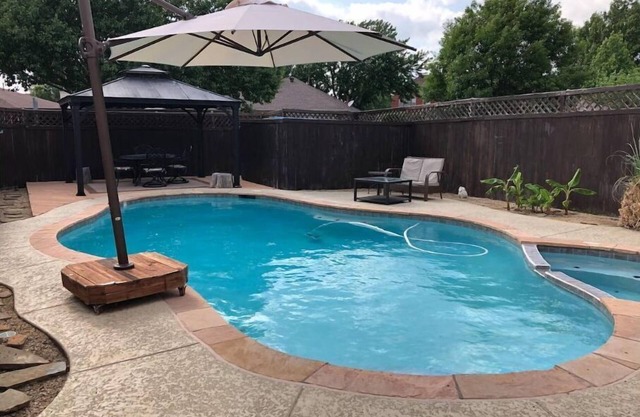 Lewisville -Home Away From Home - Pool/Spa Retreat