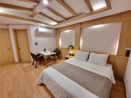 LEX Tourist Hotel