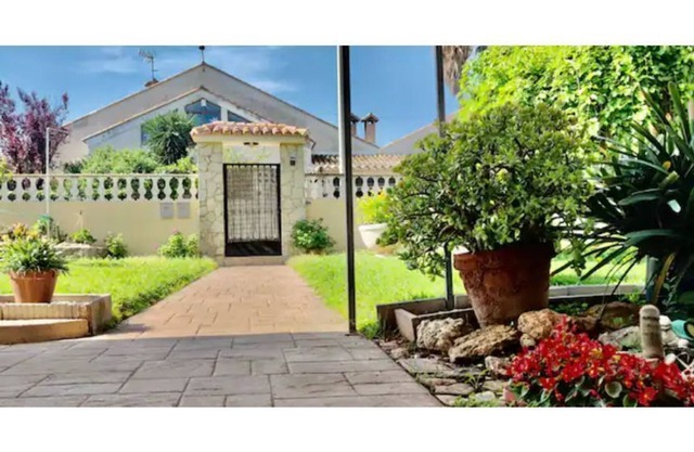 Lezardiere House | Near beach | Large garden & BBQ