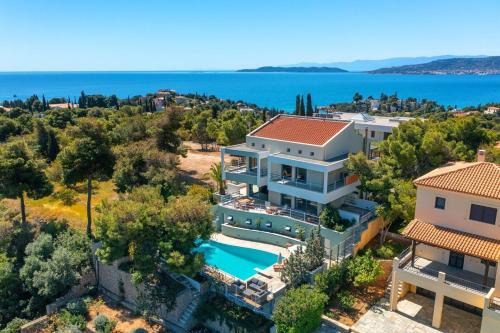 Liana's Dreamy Villa near Porto Heli