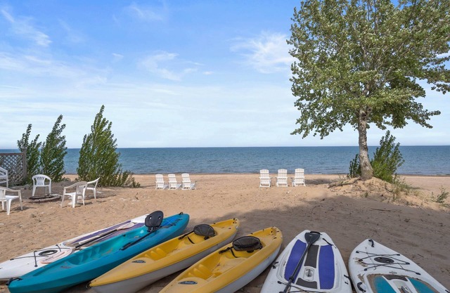 Libby's Cove - Swim spa open all year! kayaks&more