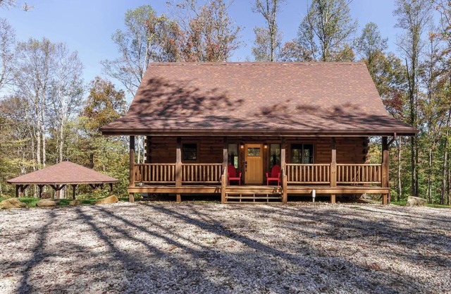 Liberty Hill Cabin | Covered Firepit | Near Caves