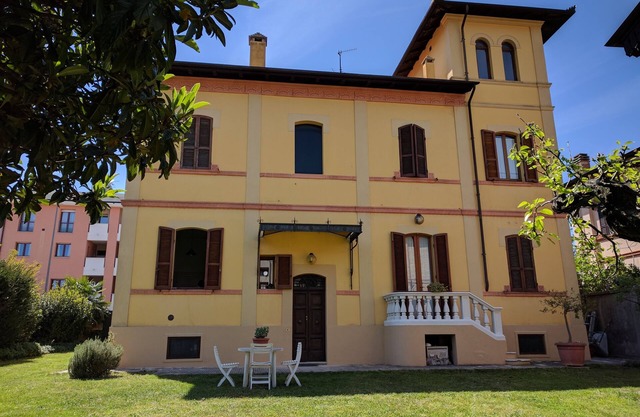 "Liberty House" - Single - room "Giallo Oro"