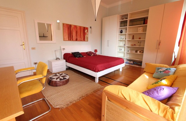 "Liberty House" - Triple - Room "Sunset Red"