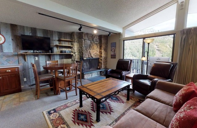 Lichenhearth Condos - 37