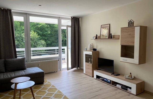 Lichtdurchflutetes Apartment mit Blick ins Grüne