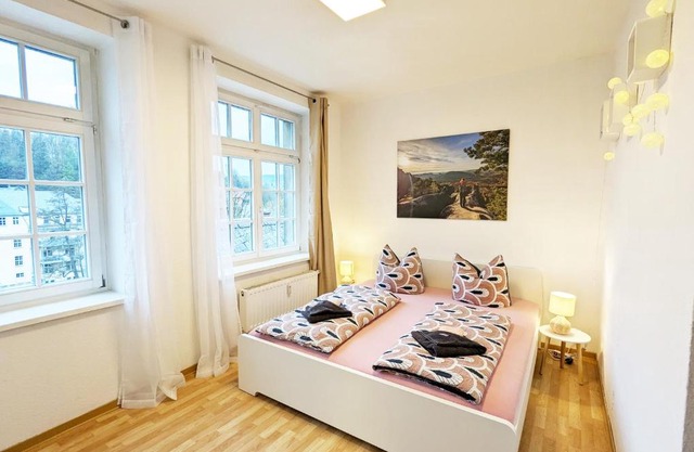 Lichtdurchflutete helle Wohnung mit Garten Sauna & Pool - HW3