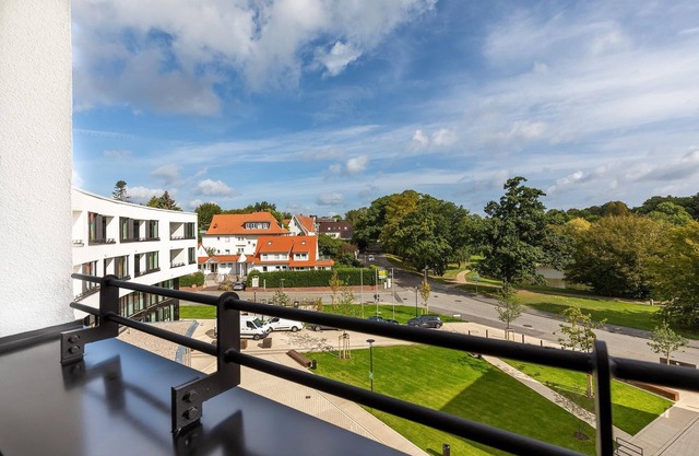 Liebevoll Eingerichtetes Apartment in Ostseenähe mit Loggia und Tollem Parkblick