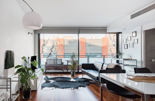 Light-Filled New Apartment next to Fira Barcelona.