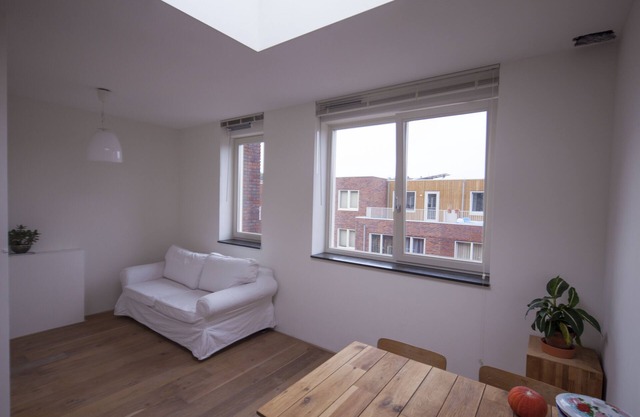Light 45m2 quit, new, entire top floor apartment.