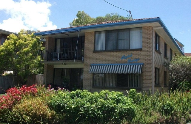 Light, Airy 1st Floor Unit - Marbrin Close, Bellar