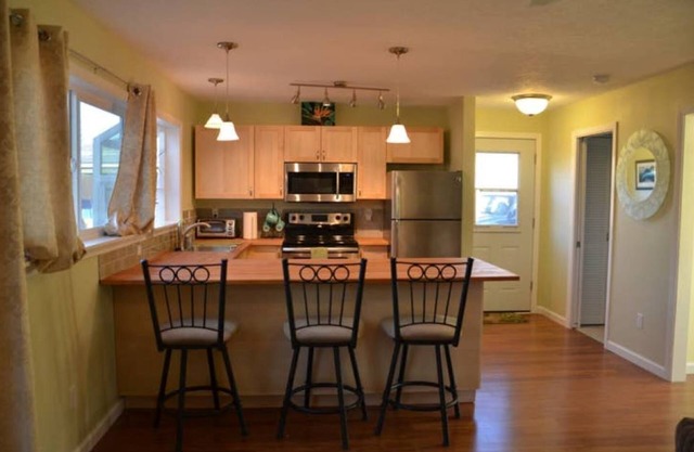 Light and bright family-friendly cottage