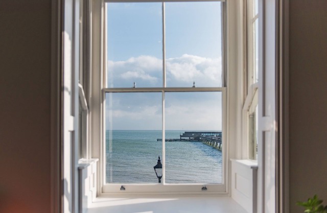 Light, bright, and colourful apartment opposite Deal pier