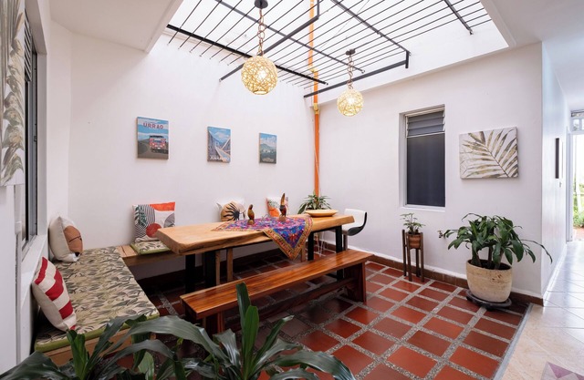Light filled, Envigado flat! Over 2000 square feet
