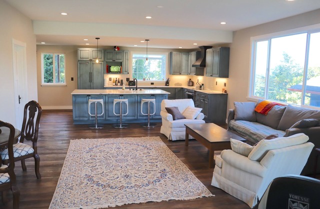 Light-filled, very quiet & newly remodeled house in Madison Valley