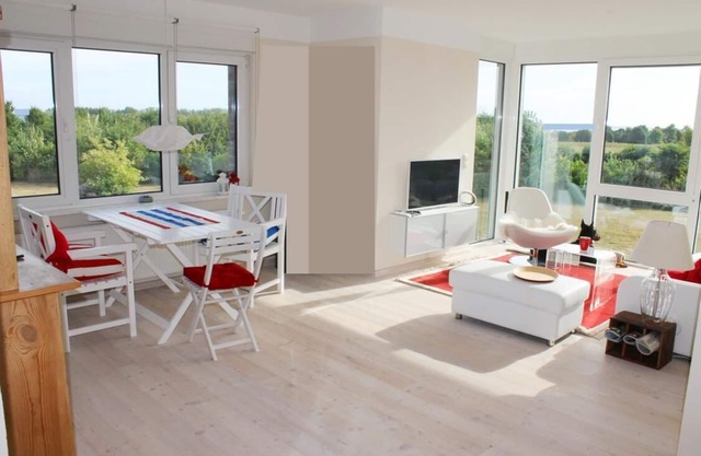 Light-flooded apartment with private sauna! Beach walking distance, with dog!