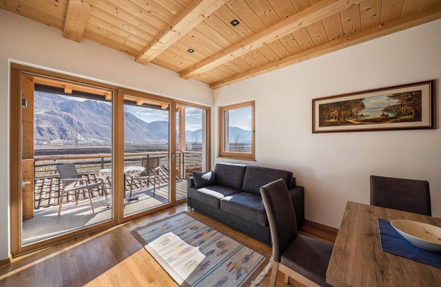 Light-Flooded Apartment "2 Weger" with Panoramic Mountain View, Wi-Fi & Balcony