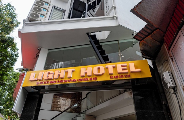 Light Hotel