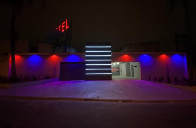 Light Motel