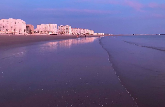 Lightbooking Valdelagrana Terrace sea views