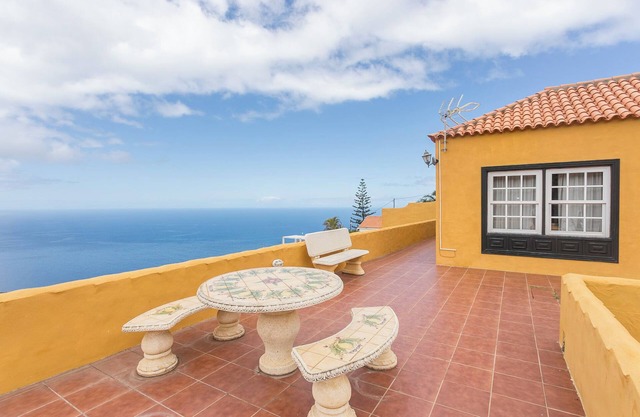 Lightbooking Eva B Fuencaliente La Palma con piscina