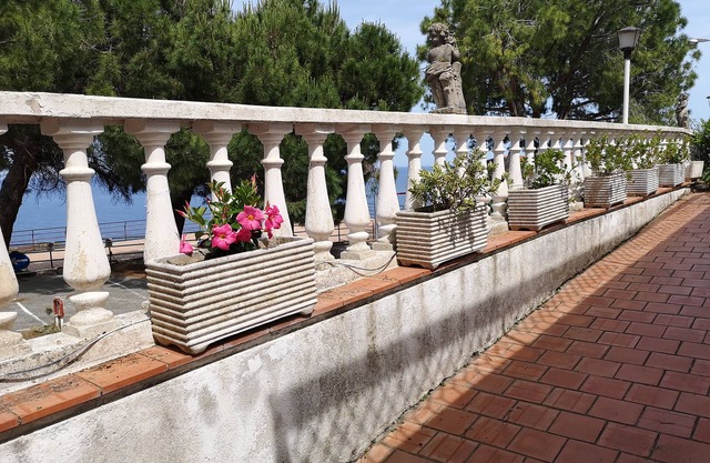 LIGURIA apartment in VILLA to rent for holidays LAIGUEGLIA