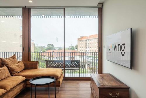 Liiiving in Matosinhos - Warm Vintage Apartment