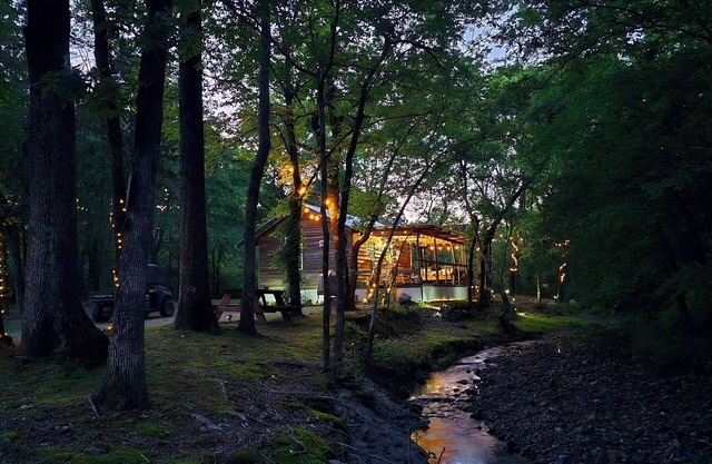 Lil' Rustic Retreat w/Hot Tub Near Little Missouri Falls and Caddo River