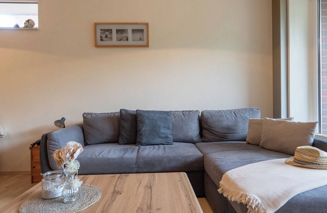 Lili Marleen 5-06, cozy and with balcony.