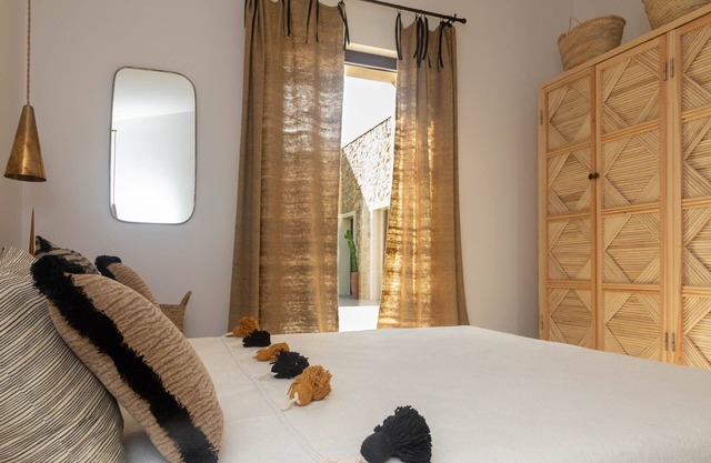 Lily Apartment-Mediterranean resort with garden and pets allowed