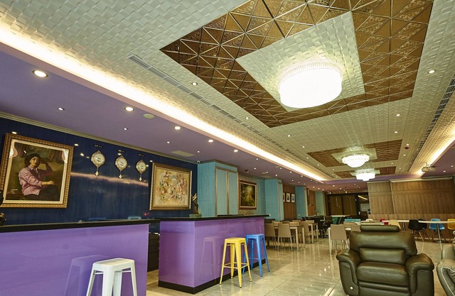 Lily Hotel