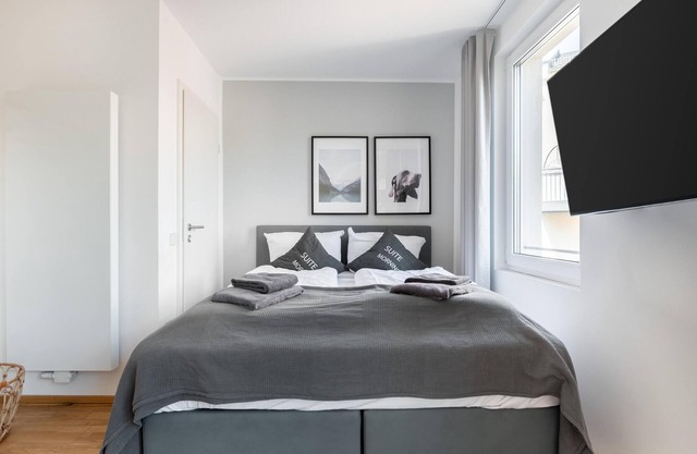 limehome Leipzig Jahnallee | Suite M with balcony