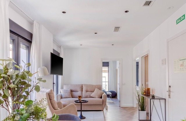 limehome Málaga Carmen | Two-Bedroom Apartment