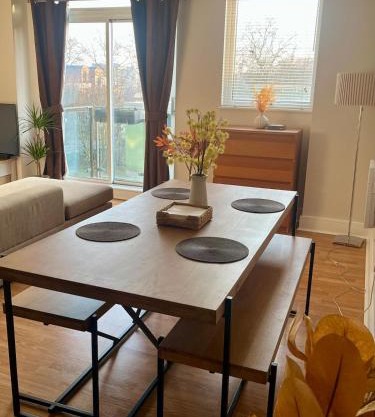Limehouse Marina, London large 2 bed