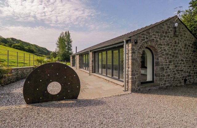 LIMESTONE, pet friendly, luxury holiday cottage in Great Urswick