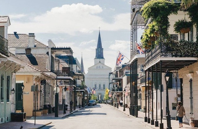 LIMITED-TIME BOOKING SPECIAL at A la Maison!