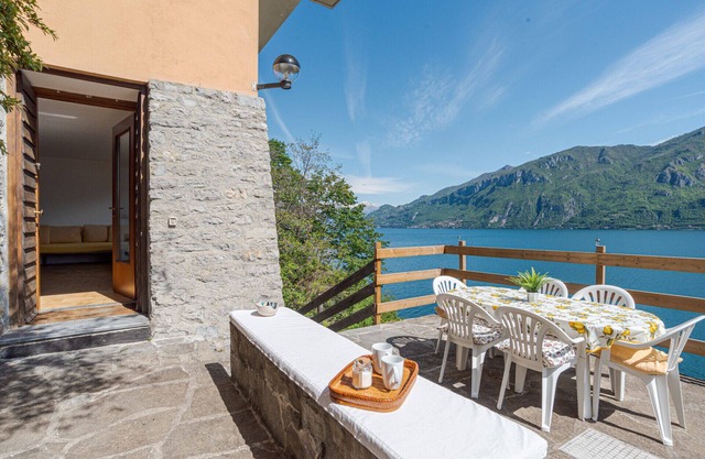 Limonta- Apartment Ortensia! Access to the Lake!