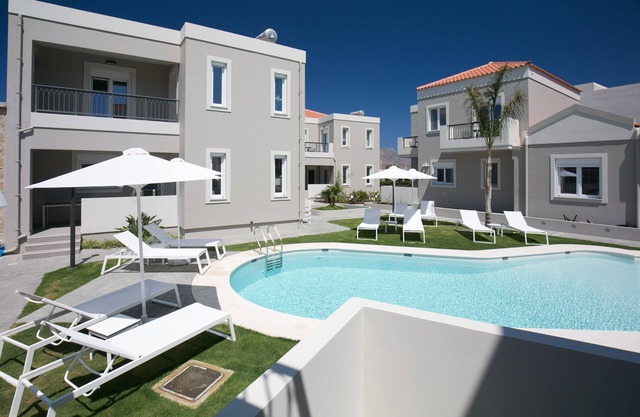 Limosa Luxury Residence, relax near the sea