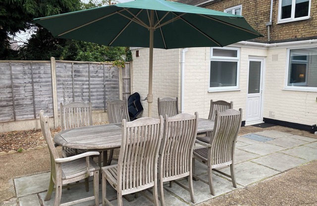 LINCOLN HOUSE, pet friendly, character holiday cottage in Lincoln