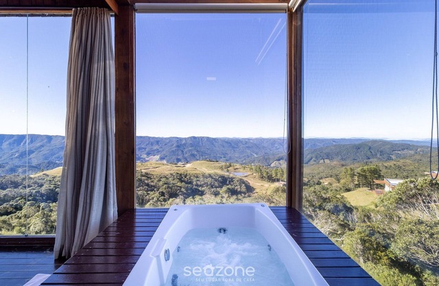 Linda cabana com jacuzzi VST004