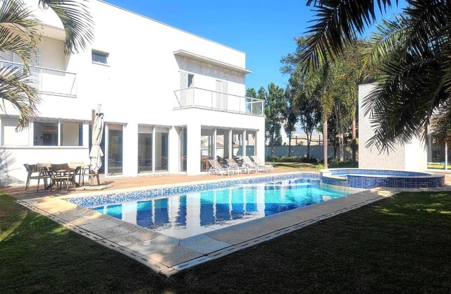Linda Casa 4 Suítes - Condomínio City Castelo (1h de SP)