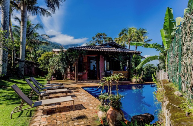 Linda Casa com Vista na Praia da Feiticeira! Com Café da Manhã!