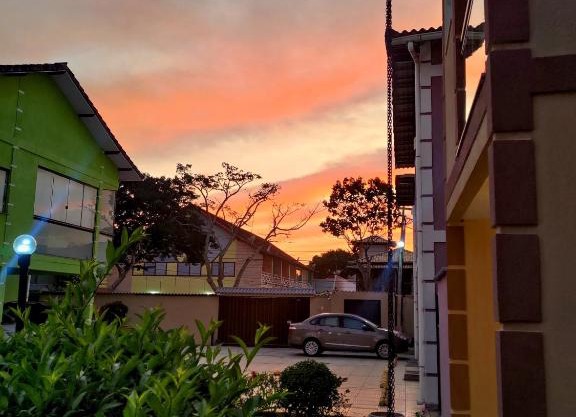 LINDA SUÍTE EM CASA FAMILIAR