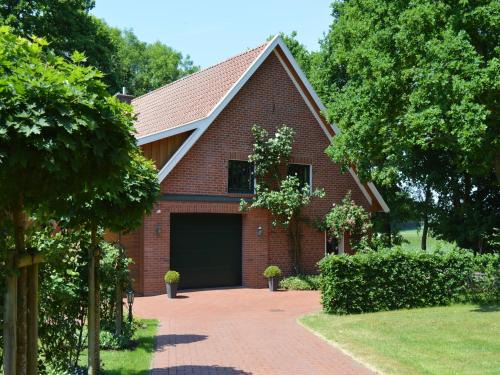 Lindern Woodland Mansion