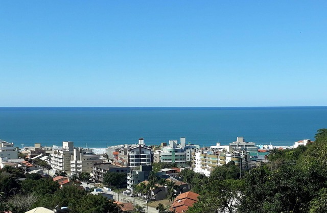 Lindissimo Apartment with Sea and Mountain Views
