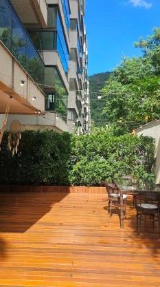 lindo apartamento com linda área externa no Recreio