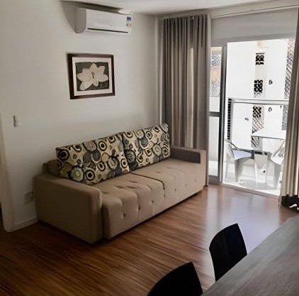 LINDO APARTAMENTO NA QUADRA DA PRAIA EM SANTOS