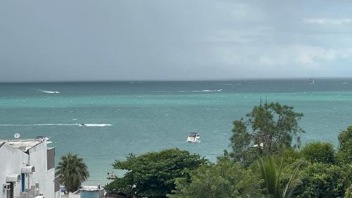 LINDO, apartamento praia da enseada Ubatuba, 100 mts da praia