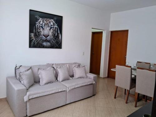 Lindo apto de 2 quartos e 1 banheiro c/garagem