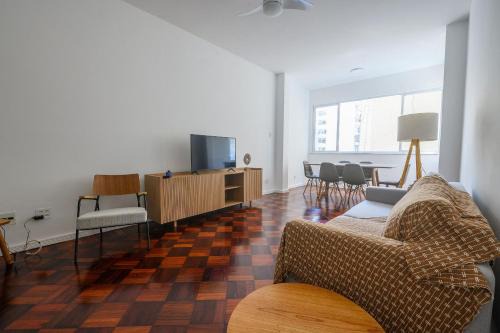 Lindo e espaçoso apartamento perto da praia de copacabana.